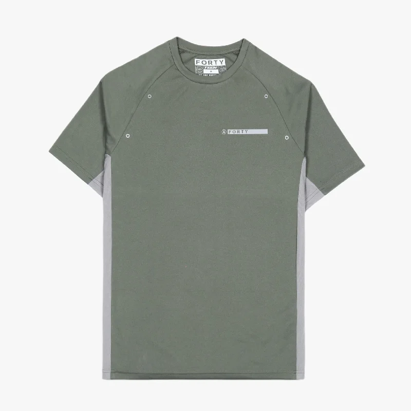 Men's short-sleeve minimalist camo tee-Wilson Tech Sports Tee (Sage/Grey)